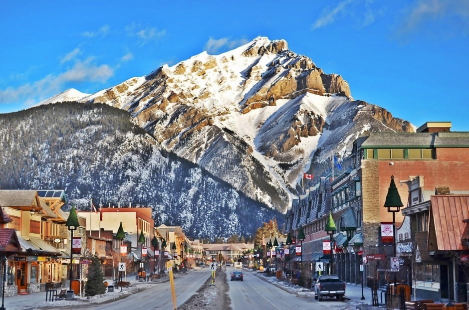 Southern Alberta foothills and mountain routes near Calgary